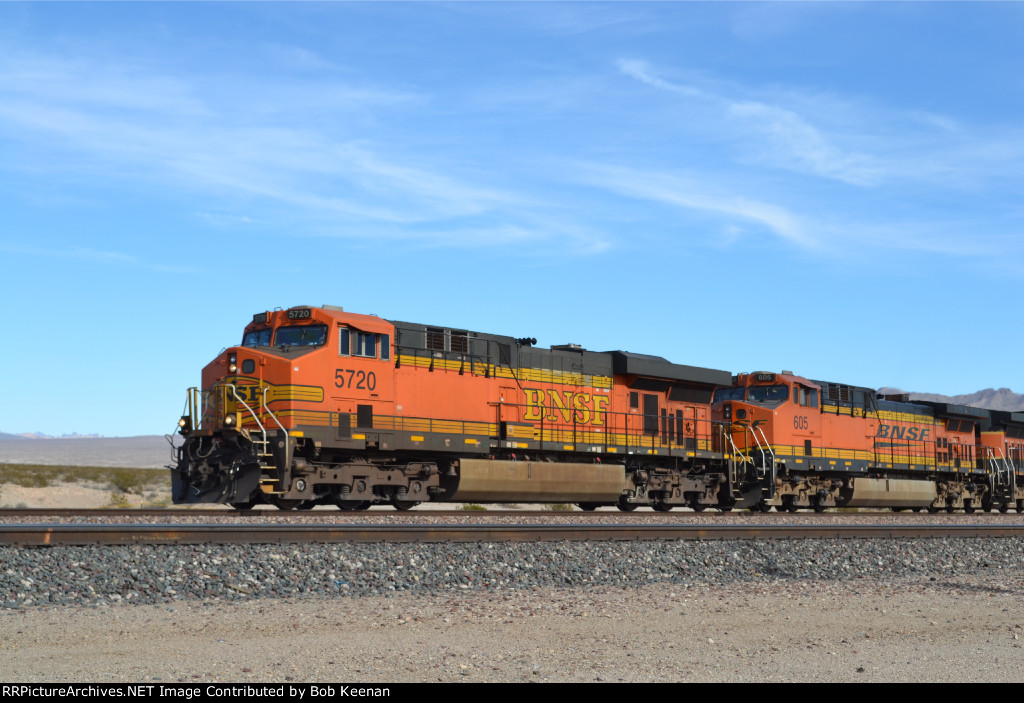 BNSF 5720